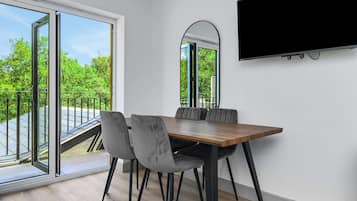 Leilighet, 1 soverom | Spisestue