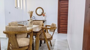 アパートメント 3 ベッドルーム バルコニー シティビュー | ダイニングルーム