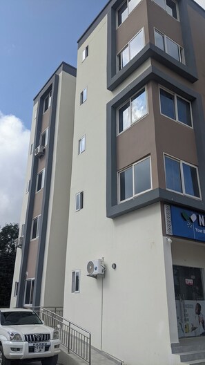 Apartment, 3 Bedrooms, Balcony, City View | Exterior