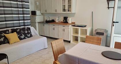 Charming big terrace 1-bedroom apartment on island Vir, between the beaches