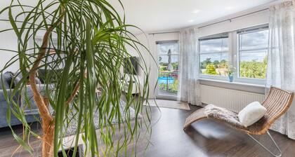 Apartment 'Am Rande Neumünsters' with Balcony