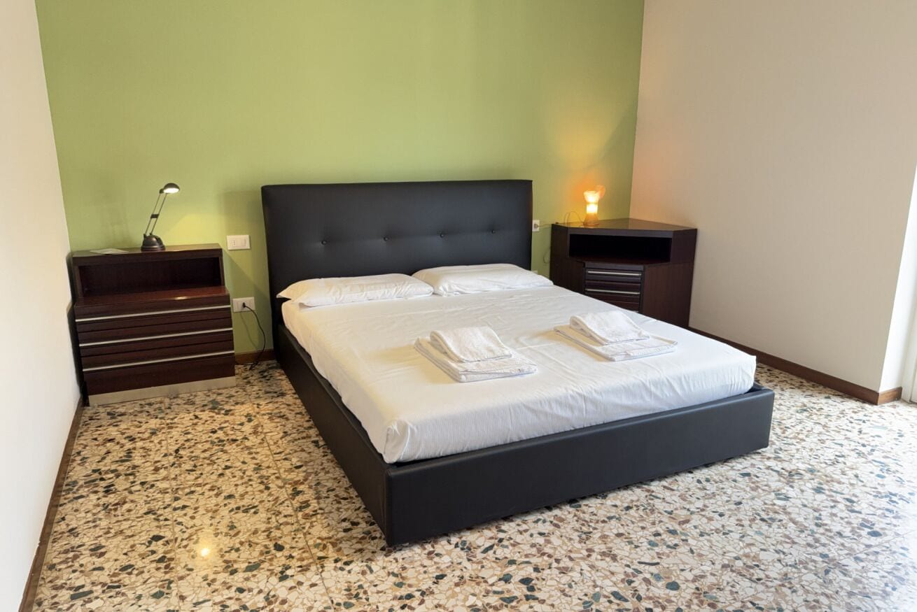2 bedrooms, iron/ironing board