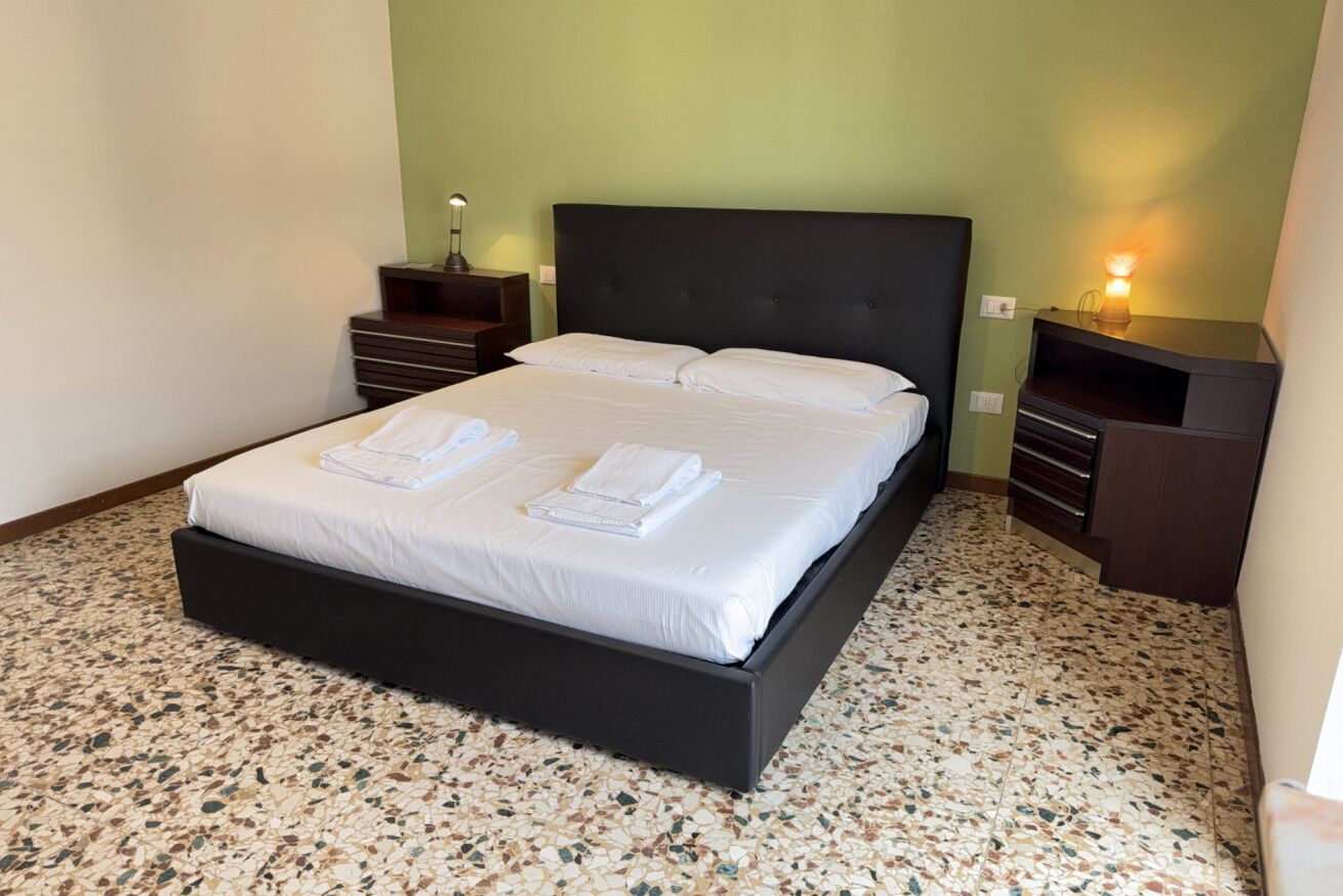 2 bedrooms, iron/ironing board