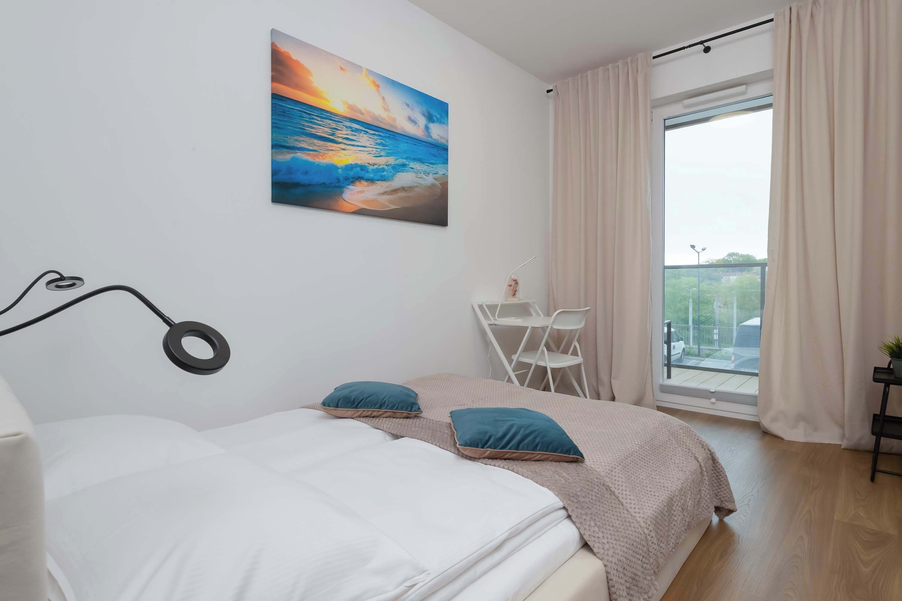 2 Schlafzimmer, Schreibtisch, Bügeleisen/Bügelbrett, Reisekinderbett