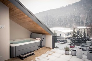 Bain à remous extérieur