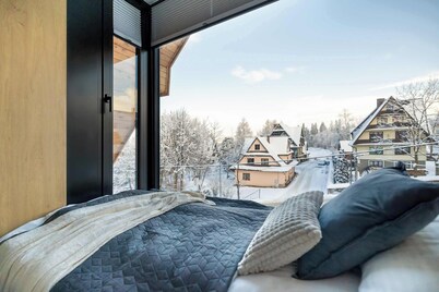 Mountain Apartment with a View | Sauna and Air Conditioning