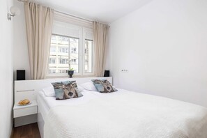 2 bedrooms, desk, iron/ironing board, travel cot - Cozy Apartment | Close to Krupowki, Parking and Balcony (Zakopane)