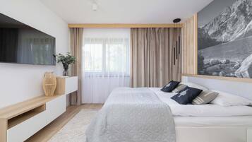 1 bedroom, iron/ironing board, travel cot, WiFi