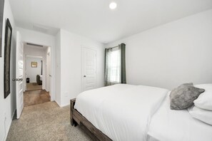 3 bedrooms, iron/ironing board, WiFi, bed sheets