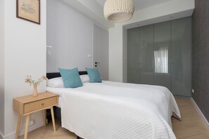 1 bedroom, desk, iron/ironing board, WiFi