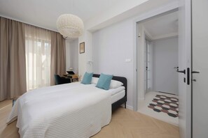 1 bedroom, desk, iron/ironing board, WiFi