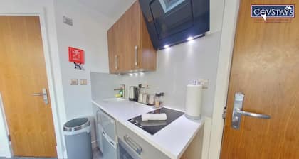 Victoria House by CovStays