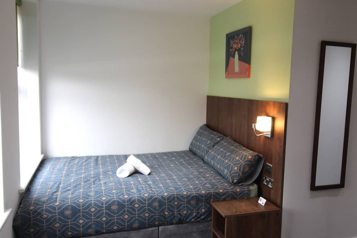 Classic-stúdíóíbúð | Rúmföt af bestu gerð, dúnsængur, skrifborð, vinnuaðstaða fyrir fartölvur