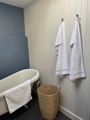 环保洗浴用品、吹风机、毛巾、肥皂