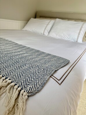 WiFi, bed sheets