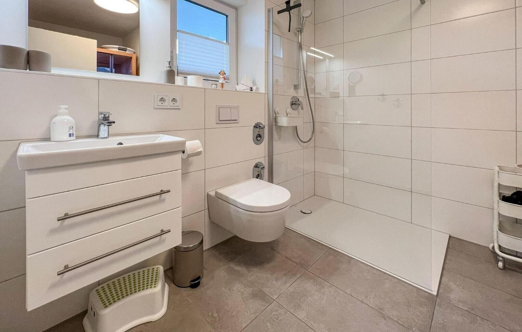 Douche, sèche-cheveux