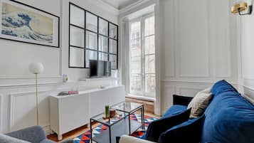 City Apartment, 1 Double Bed with Sofa bed, Non Smoking, Courtyard View | Living area | 40-inch Smart TV with satellite channels