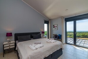4 Schlafzimmer, Bügeleisen/Bügelbrett, WLAN, Bettwäsche