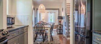 Knoxville-Sleeps 6-3 bedrooms and 2 baths