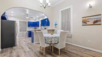 House, 2 Bedrooms | Dining