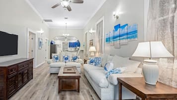 House, 2 Bedrooms | Living area