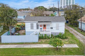 House, 2 Bedrooms | Exterior - The Dinghy 2 Bedroom Home (Galveston)