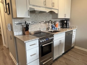 Condo, 1 Bedroom | Private kitchen