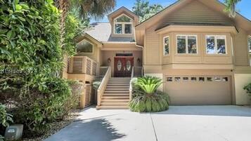 House, 4 Bedrooms | Exterior