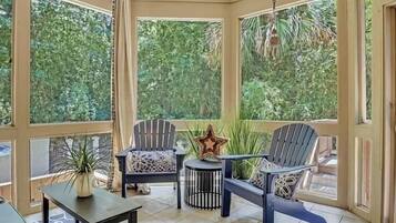 House, 4 Bedrooms | Interior