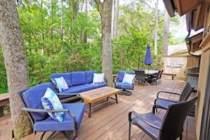 Outdoor dining - Shady Pines - Sea Pines 8 Wildwood Ct 4 Bedroom Home (Hilton Head Island)