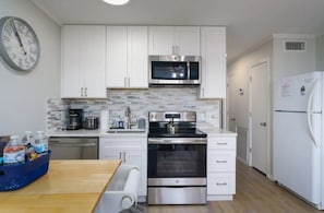 Villa, 1 Bedroom | Private kitchen - Palmetto Beach Retreat - Hhbt Resort 1 Bedroom Villa (Hilton Head Island)