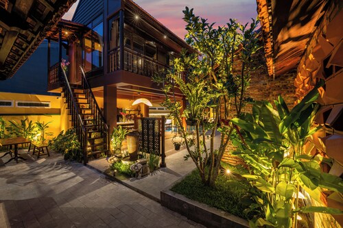 DeMin Villa Hội An - 5 Bedrooms
Pool and BBQ Garden