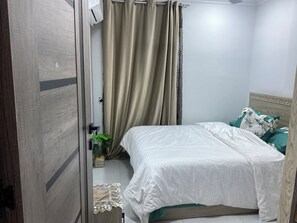 2 Schlafzimmer, Zimmersafe, Bügeleisen/Bügelbrett, kostenloses WLAN