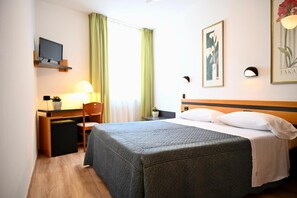 Deluxe Quadruple Room, City View - HOTEL ROMA ASSISI (Assisi)