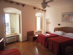 Standard Triple Room, City View - HOTEL ROMA ASSISI (Assisi)