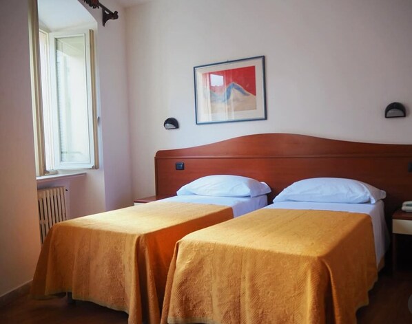 Basic Double or Twin Room, Courtyard View