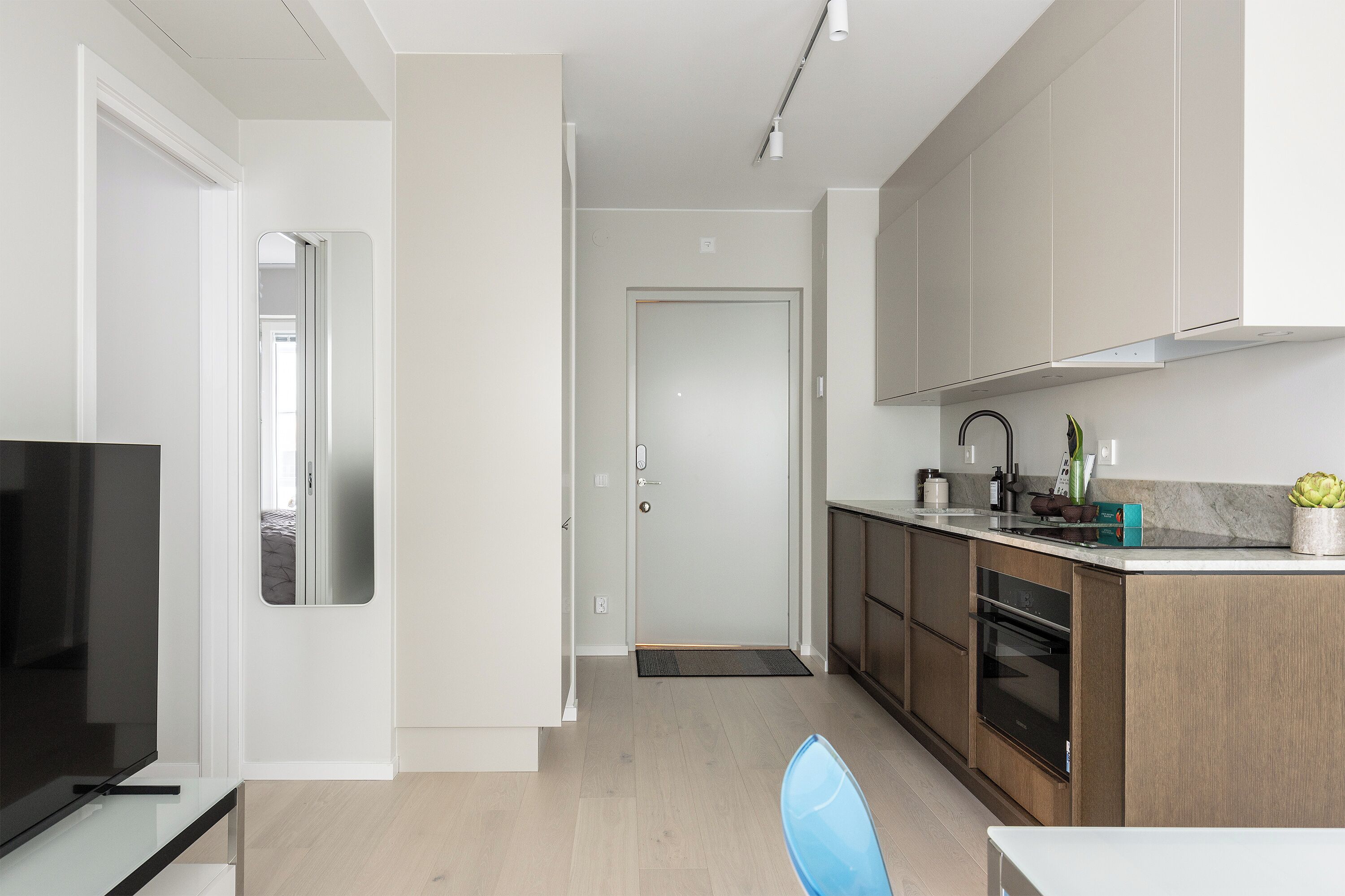 Kylskåp, mikrovågsugn, ugn och spishäll