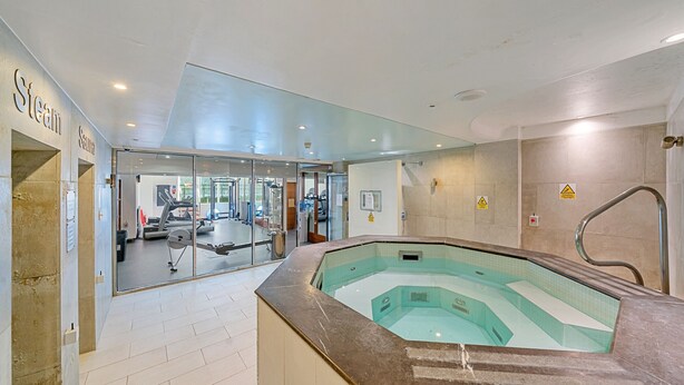 Spa - Roland House - Deluxe Studio D (London)