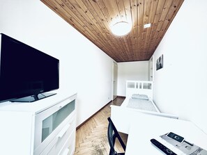 Einzelzimmer mit Allgemeinbad Smalll | Escrivaninha, espaço de trabalho para notebook, Wi-Fi de cortesia