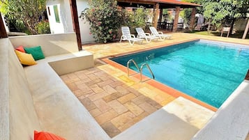 2 outdoor pools
