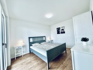 Business Apartment | ห้องเก็บเสียง, เตารีด/  โต๊ะรีดผ้า, Wi-Fi ฟรี