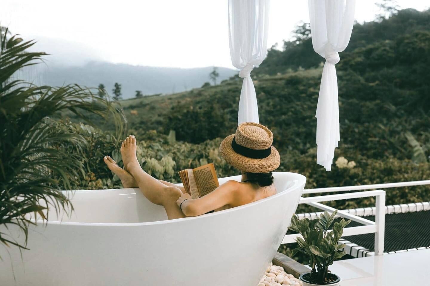 Villa Deluxe, véranda, vue colline | Coin séjour