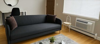 Chic 1BR Apt -Arlington Heights