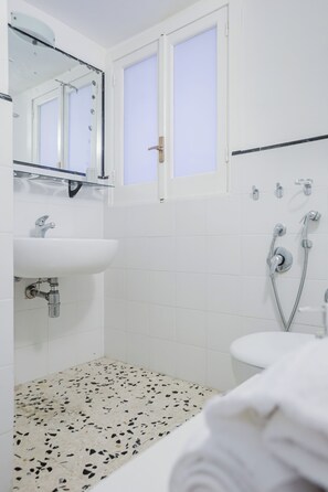 Apartamento luxo, varanda | Banheiro
