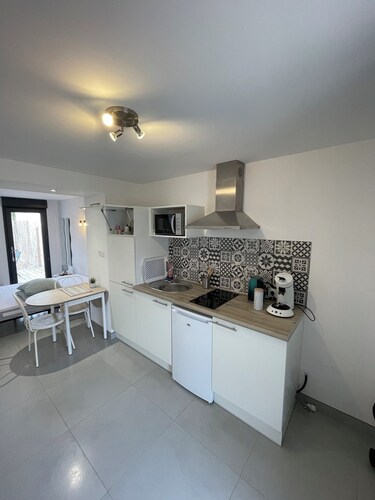 Studio rental (minimum 2 nights).