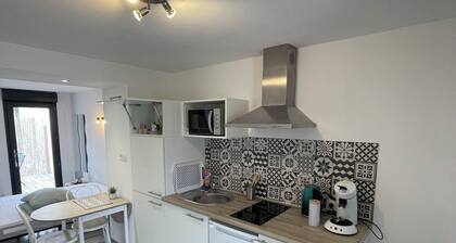 Studio rental (minimum 2 nights).