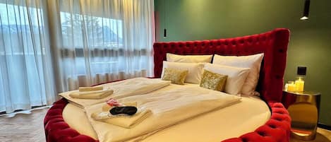 WiFi, bed sheets