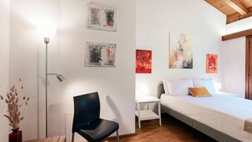 3 Schlafzimmer, BĂŒgeleisen/BĂŒgelbrett, kostenloses WLAN, BettwĂ€sche
