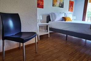 2 habitaciones, tabla de planchar con plancha y wifi gratis 