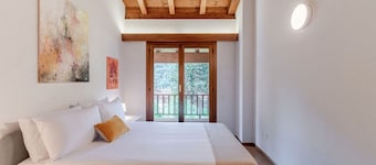 Between Lakes and Nature (Casa Ortensia)